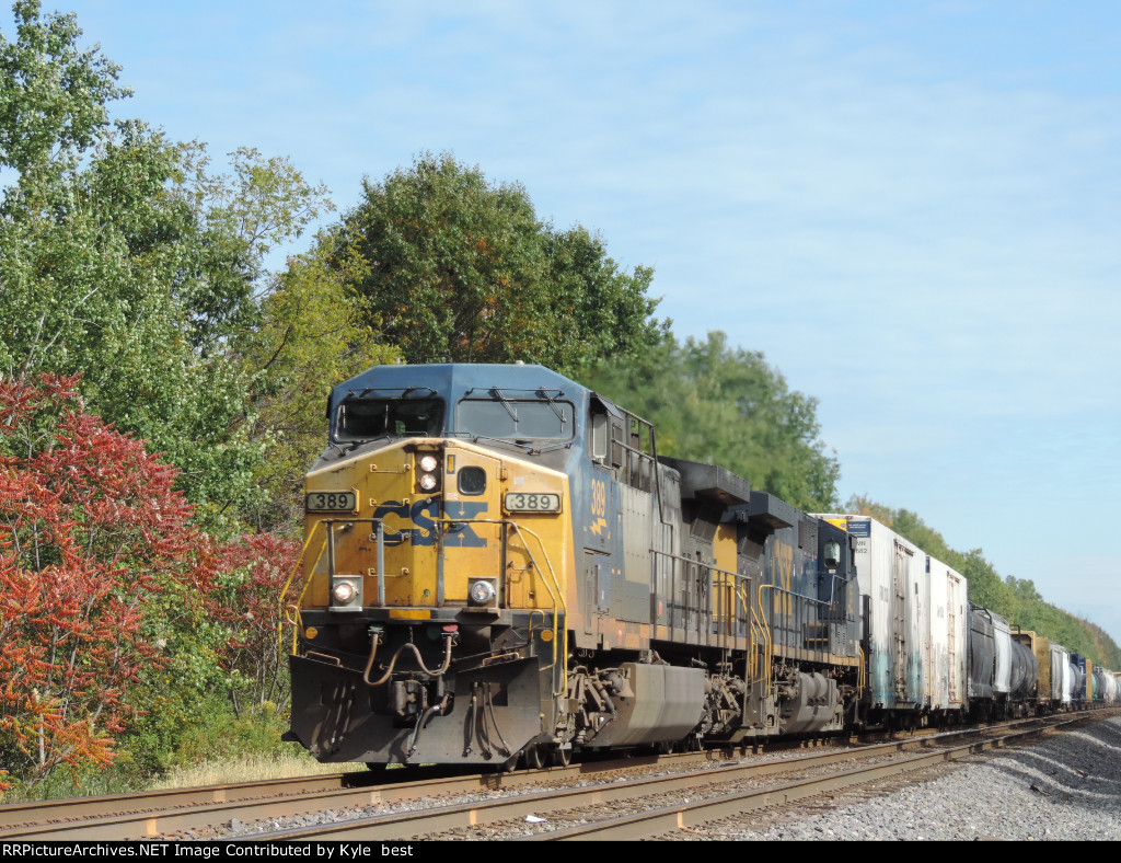 CSX 389 on M367